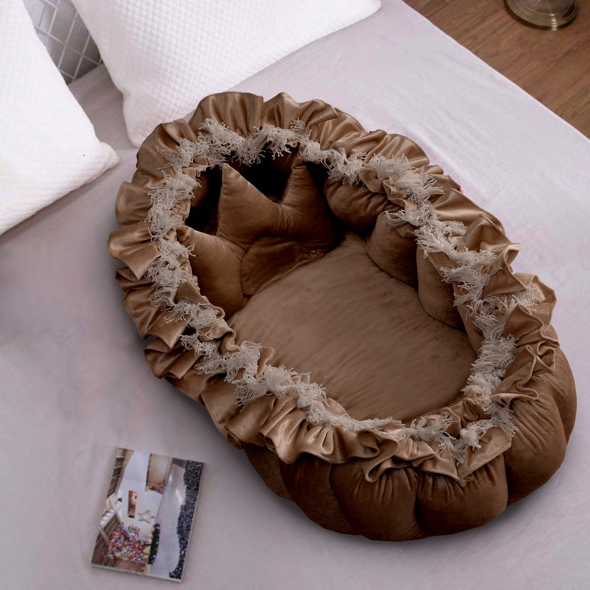 VELVET BIG BABY NEST, Filled with Ball Fiber In 100% Velvet-Brown