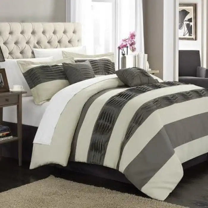 Embellish Horizontal Pleats Duvet Set